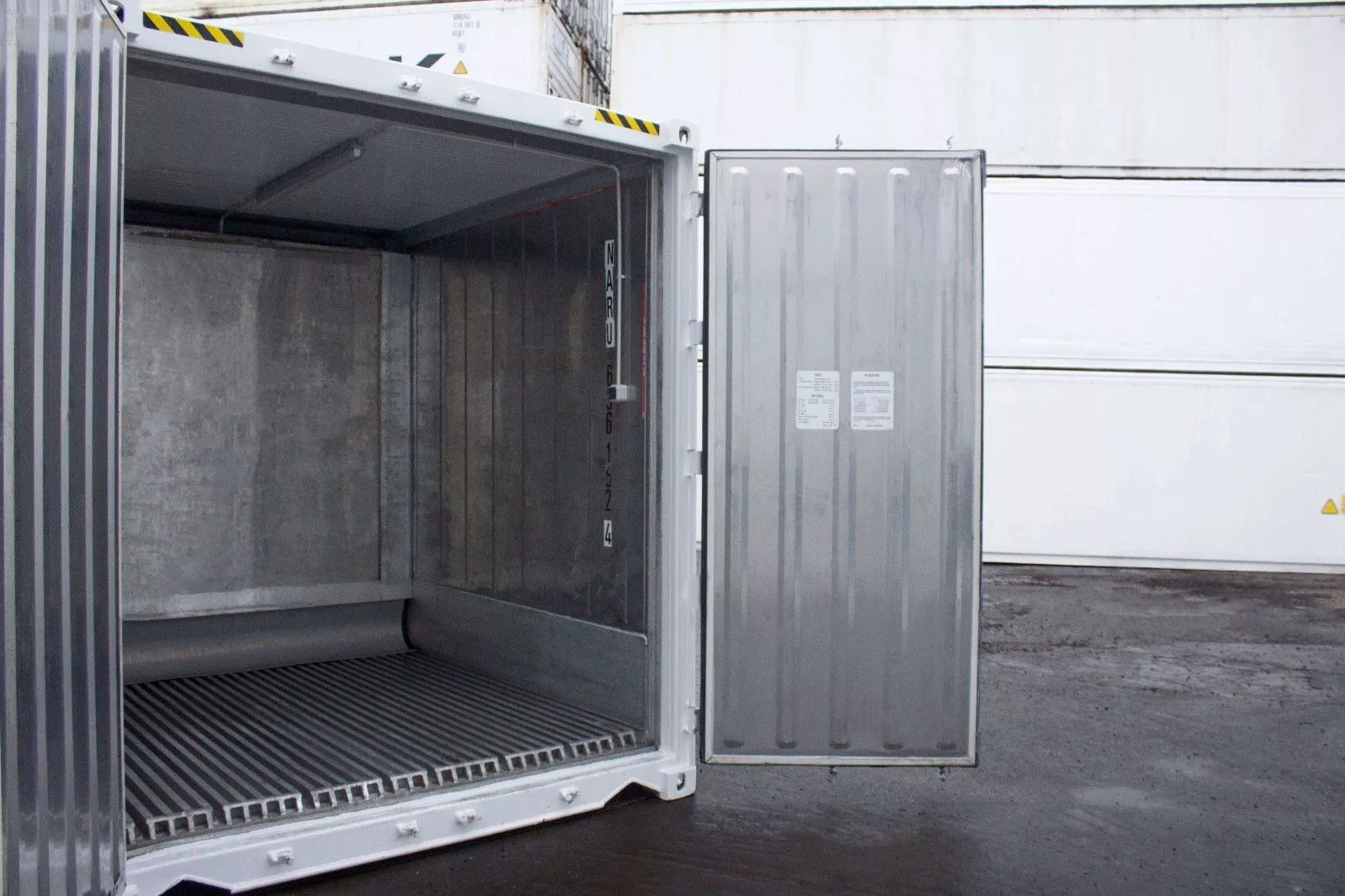10ft Used Reefer Container with Cooling Unit - Image 4