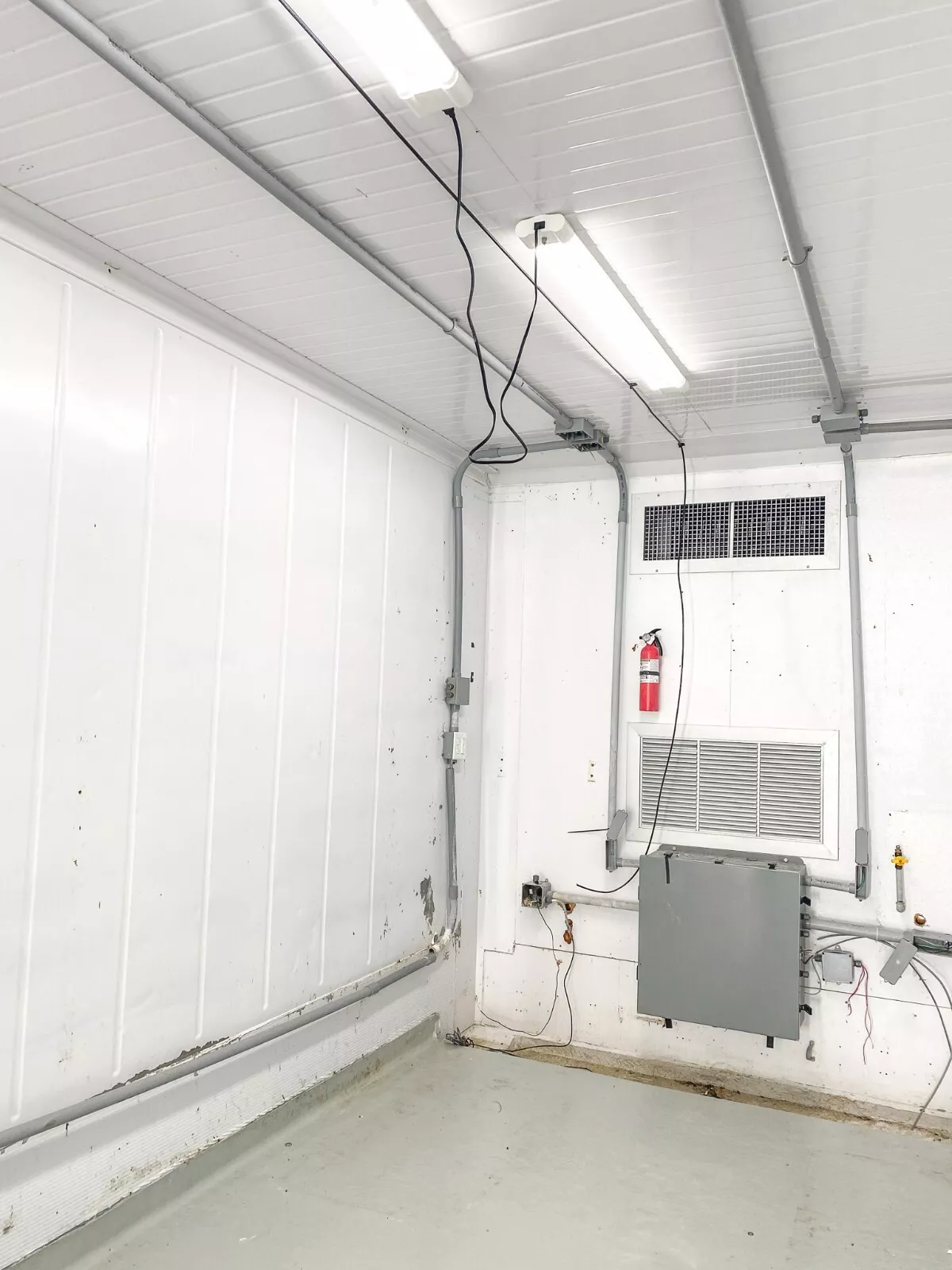 40ft High Cube Insulated Container with 5 Ton Bard HVAC – As-Is - Image 6